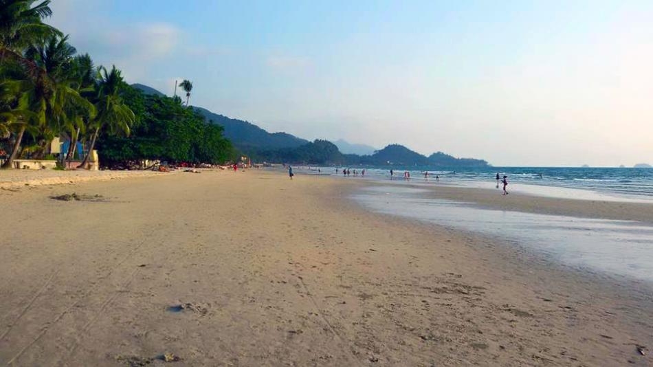 пляж White Sand Beach